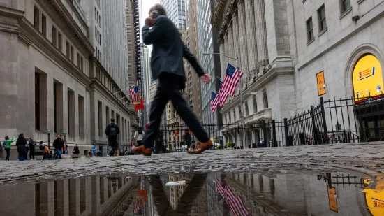 申宝配资 桥水基金警告：特朗普政策或引发经济衰退 全球资本正撤离美国资产