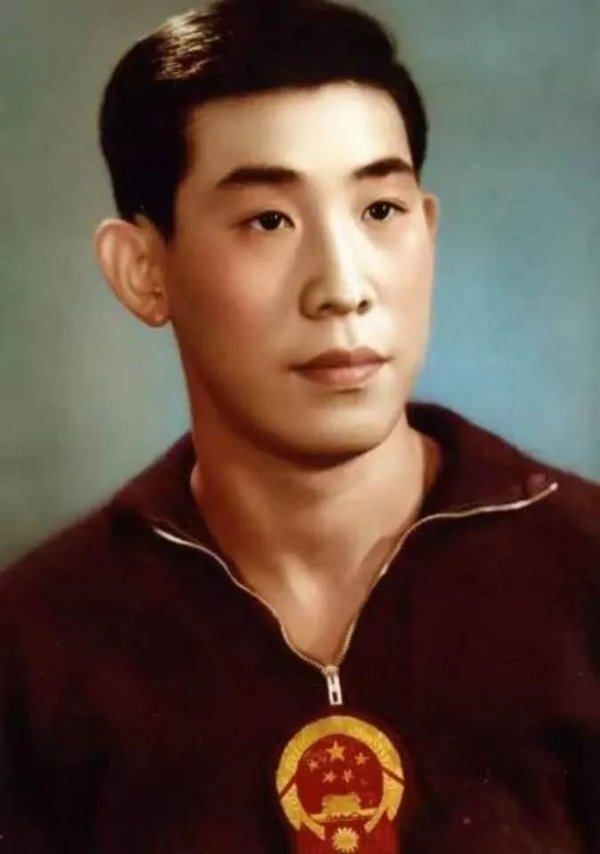 美港通证券 中国足坛名宿张坤岳逝世，享年88岁