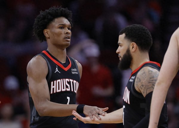 寻钱网 无法签第15人，火箭队内部挖潜！范乔丹重伤后美媒晒4套潜在首发